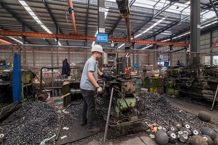 盘锦网架配件-螺栓球加工车间